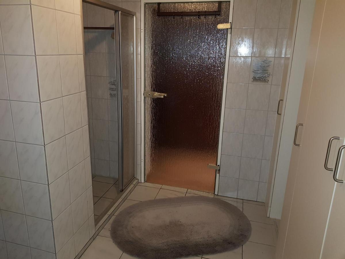 4 Sterne Souterrain Apartment Alt-Mariendorf Berlin Eksteriør billede