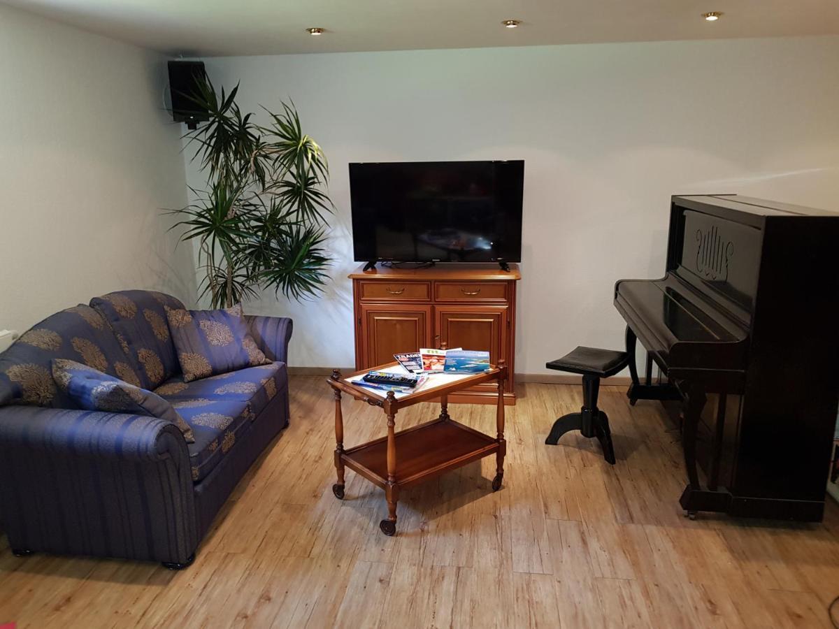 4 Sterne Souterrain Apartment Alt-Mariendorf Berlin Eksteriør billede