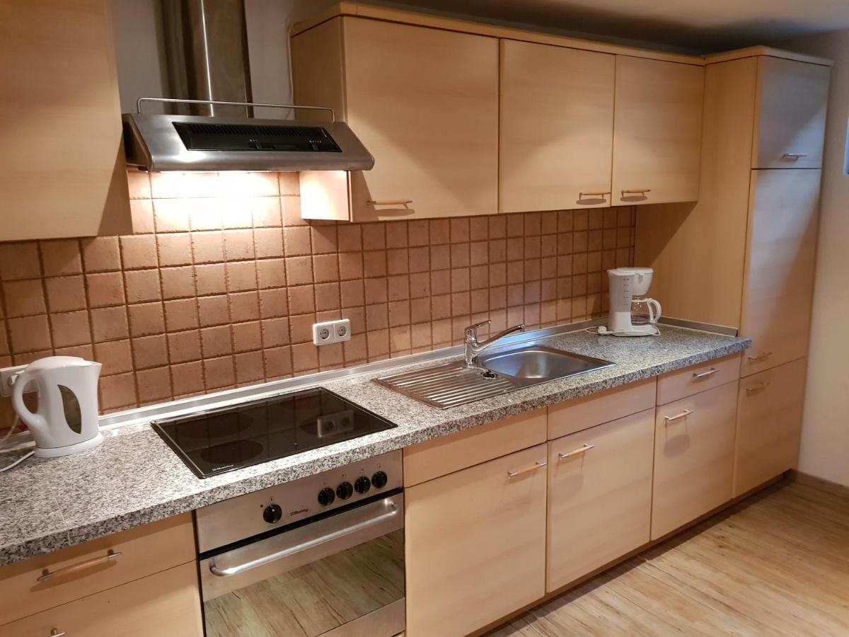 4 Sterne Souterrain Apartment Alt-Mariendorf Berlin Eksteriør billede
